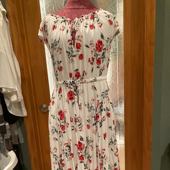 WHITE & RED FLORAL CHALLIS DRAWSTRING MIDI DRESS - Picture 5 of 6